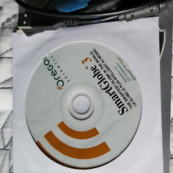 SmartGlobe 3 internet updateable globe - Picture 3 of 3